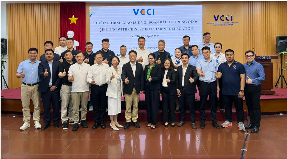 CÔNG TY CP KHU CÔNG NGHIỆP TÍN NGHĨA - PHƯƠNG ĐÔNG THAM DỰ CHƯƠNG TRÌNH GIAO LƯU VỚI ĐOÀN NHÀ ĐẦU TƯ GIANG TÔ – TRUNG QUỐC